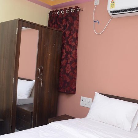 The United Hotel Mumbai Ngoại thất bức ảnh