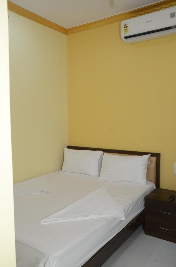 The United Hotel Mumbai Ngoại thất bức ảnh
